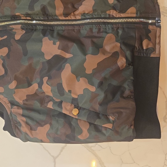 1738 New York Mens Full Zip Camo Embroidered Puffer Vest Green Size Large - Picture 8 of 13